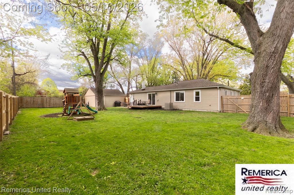 21514 Wheeler Street, Farmington, MI 48336 — Photo 4