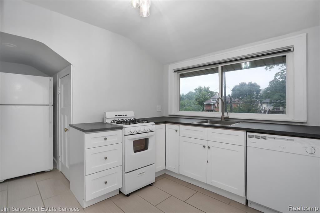 1417 Beaconsfield Avenue, Grosse Pointe Park, MI 48230 — Photo 6