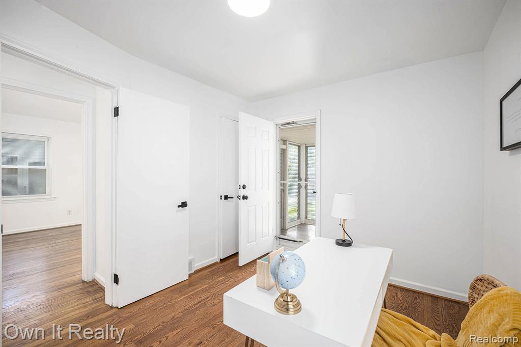 21138 Huntington Avenue, Harper Woods, MI 48225 — Photo 15