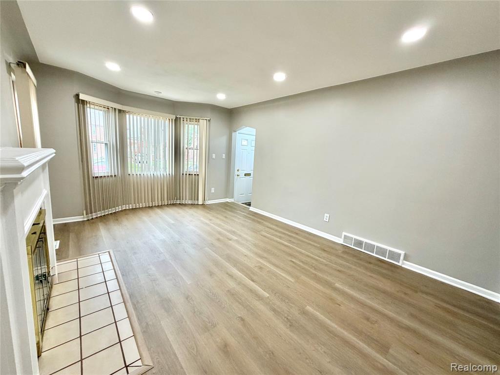 18235 Tracey Street, Detroit, MI 48235 — Photo 11