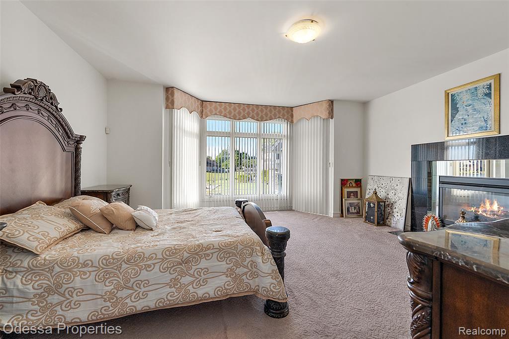 12984 Azure Drive, Utica, MI 48315 — Photo 22