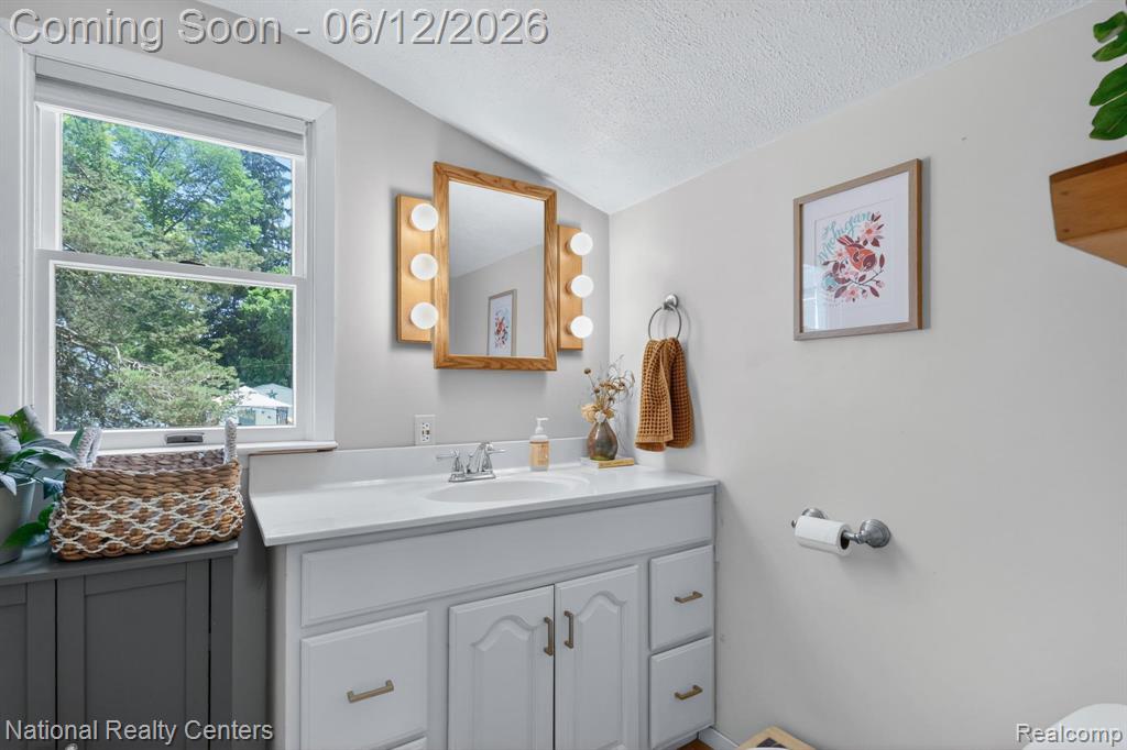 2465 Fairbury, Wixom, MI 48393 — Photo 27