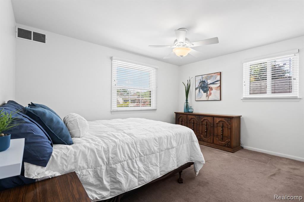 10065 Hart Avenue, Huntington Woods, MI — Photo 32