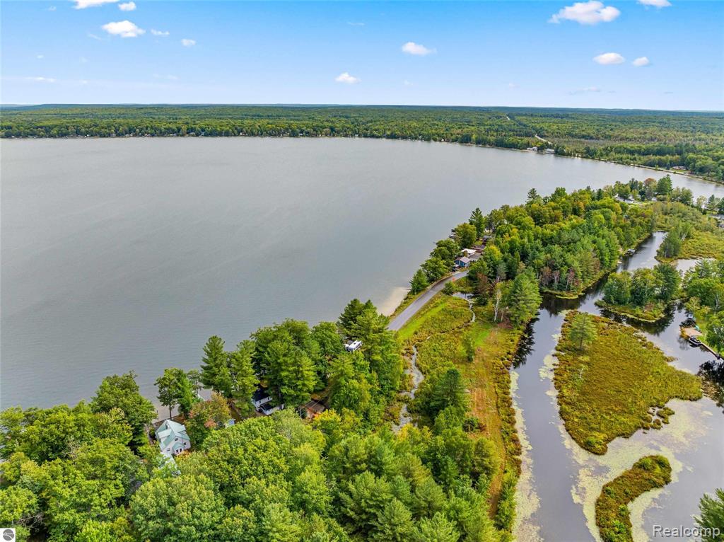 7269 Shore Road NE, Kalkaska, MI 49646 — Photo 37