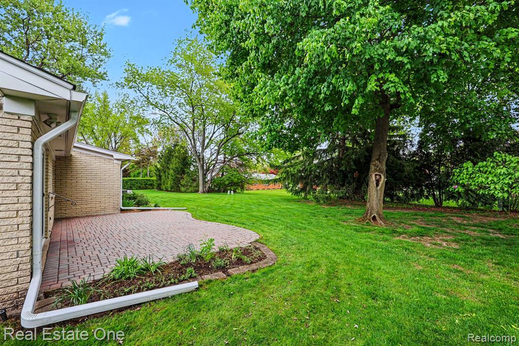 3888 Boulder Drive, Troy, MI 48084 — Photo 34