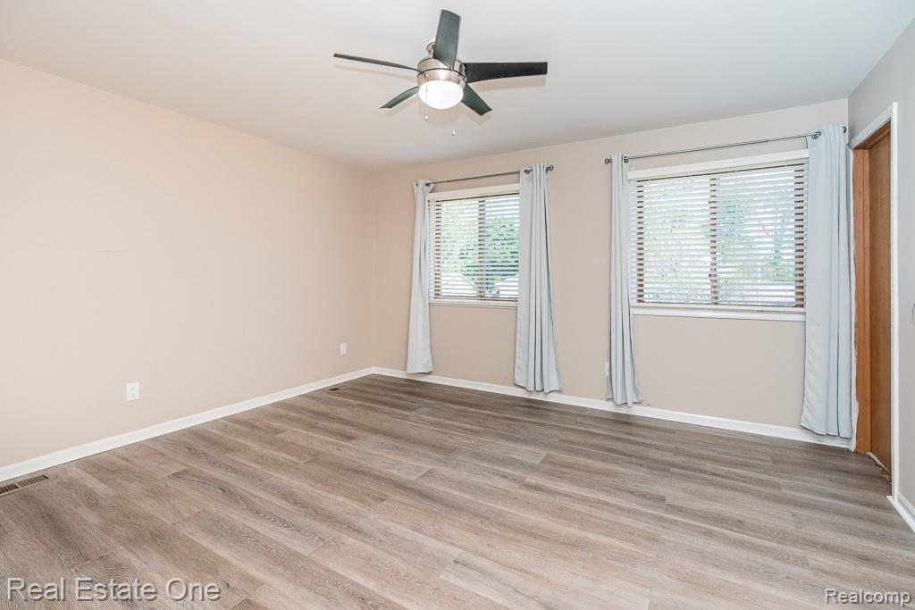 668 Sherry Drive, Lake Orion, MI 48362 — Photo 18