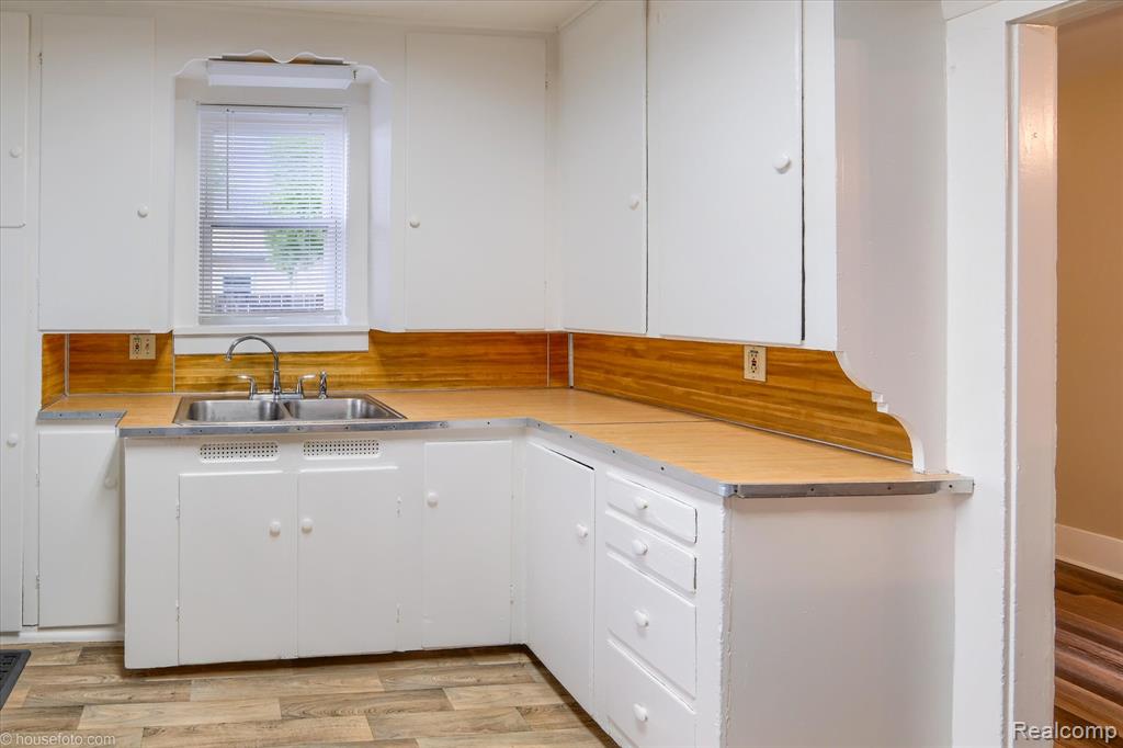 29 Law Street, Lapeer, MI 48446 — Photo 13