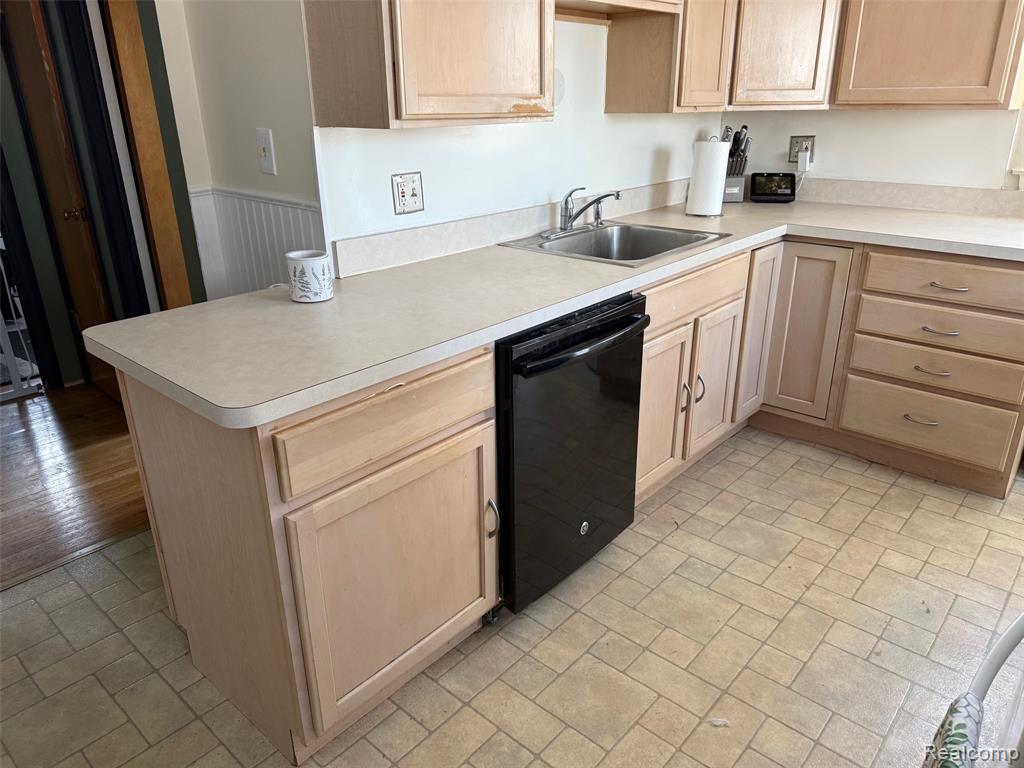 8411 Monroe Boulevard, Taylor, MI 48180 — Photo 18