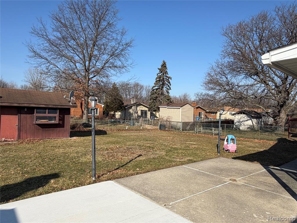 39725 Crystal Drive, Sterling Heights, MI 48310 — Photo 3