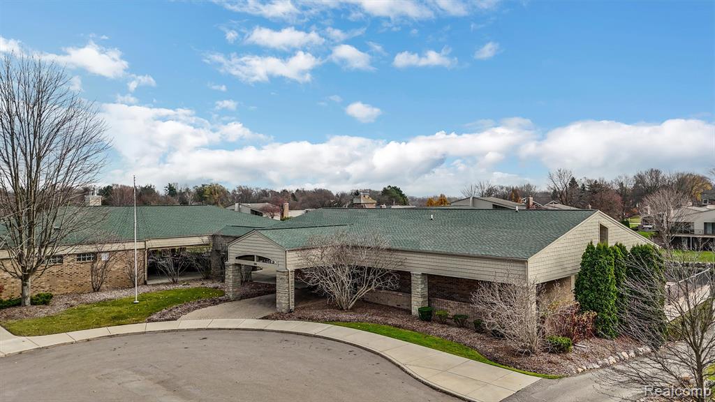 682 Heritage Lane S, Rochester Hills, MI 48309 — Photo 83
