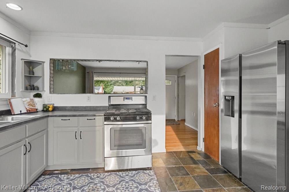 834 Forest Street, Westland, MI 48186 — Photo 11