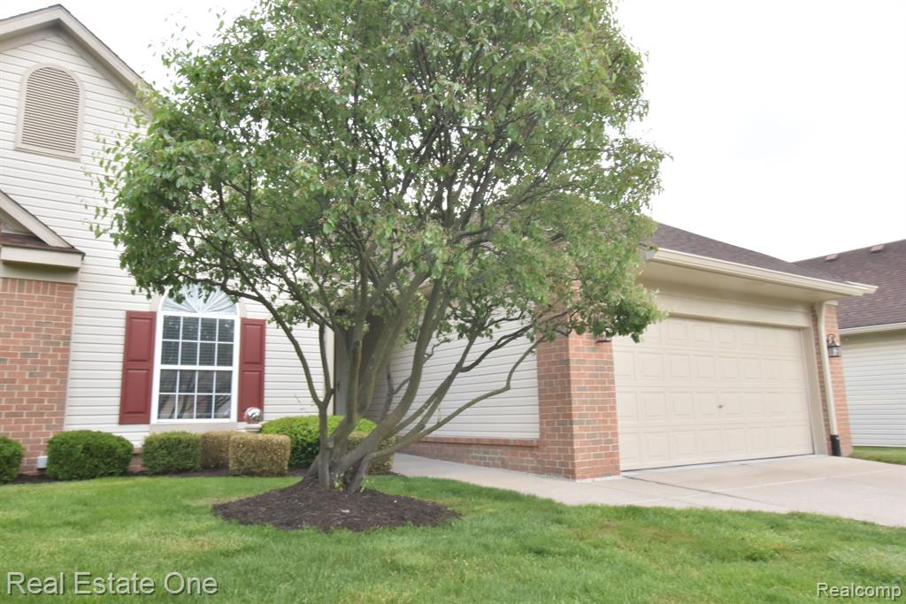 2117 OAKBROOK Boulevard, Walled Lake, MI 48390 — Photo 3