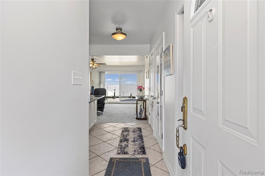 50666 Jefferson Avenue, D8, New Baltimore, MI 48047 — Photo 2