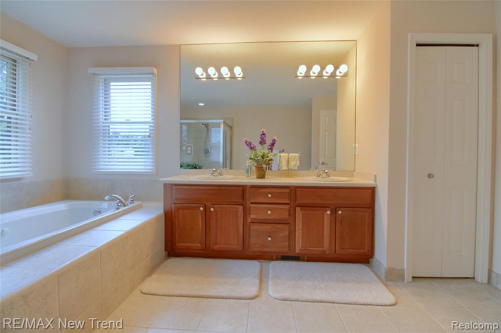 41672 Clemens Circle, Novi, MI 48377 — Photo 30