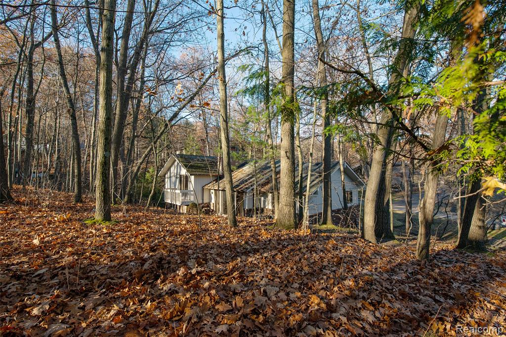 4993 Tiohero Boulevard, Clarkston, MI 48348 — Photo 10