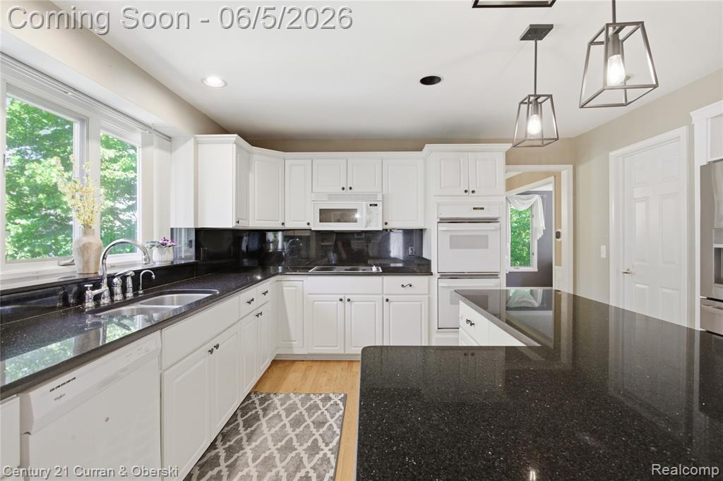 4876 Justin Lane, West Bloomfield, MI — Photo 13