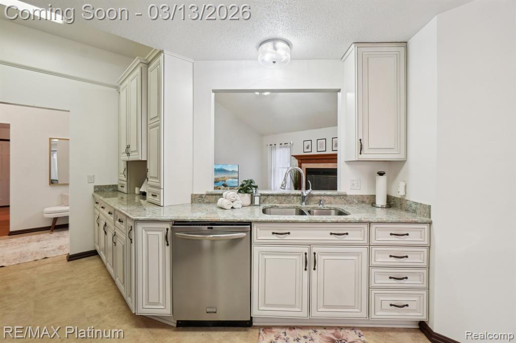 9472 Hill Road, Swartz Creek, MI 48473 — Photo 8