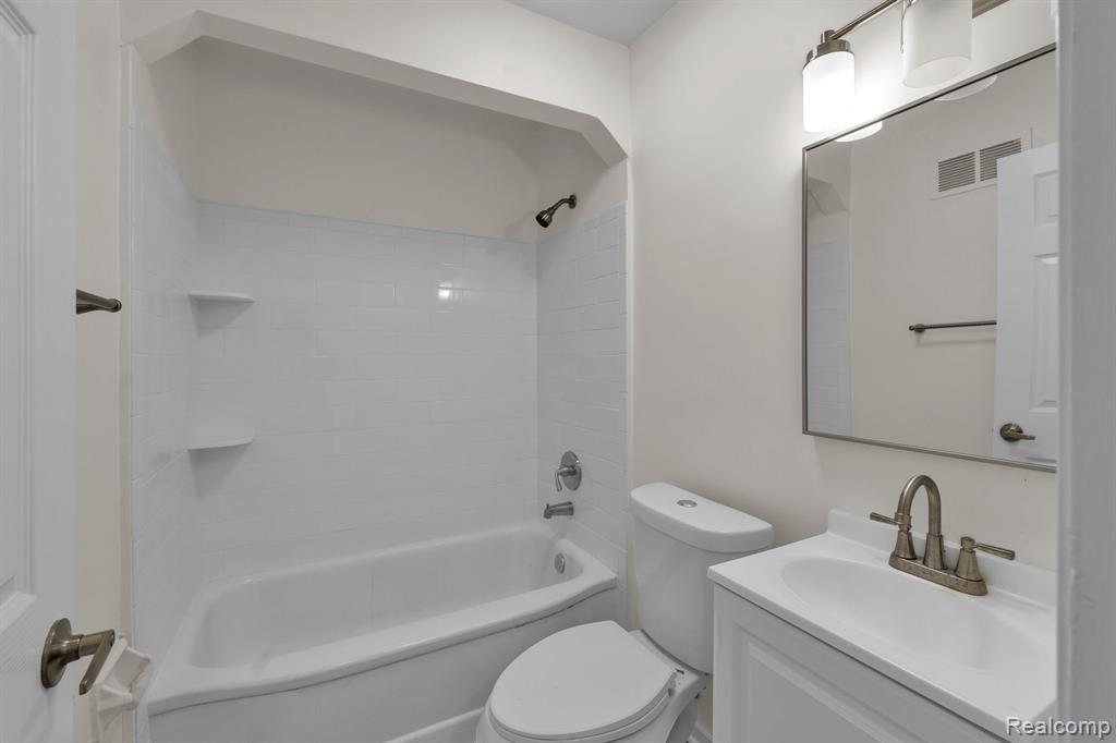 6243 Hunt Street, Romulus, MI 48174 — Photo 15