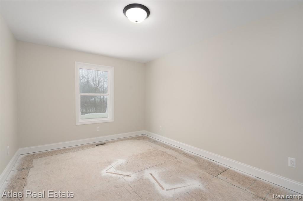 11289 Green Road, Goodrich Vlg, MI — Photo 35