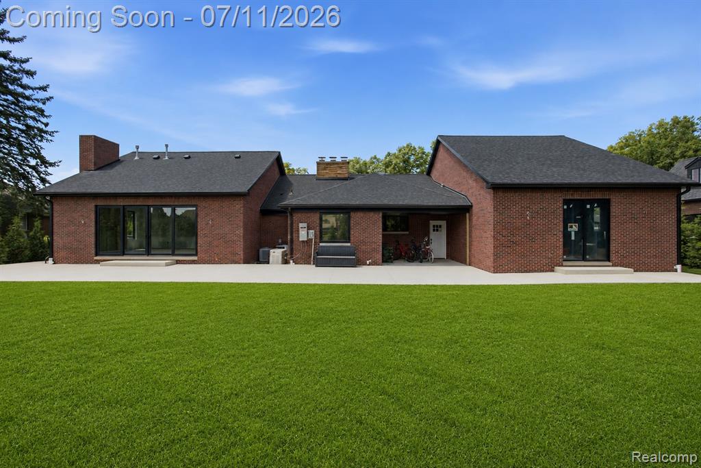 600 WOODCREST Drive, Dearborn, MI 48124 — Photo 52
