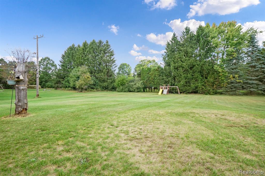 5014 Oak Hill Road, Clarkston, MI 48348 — Photo 22