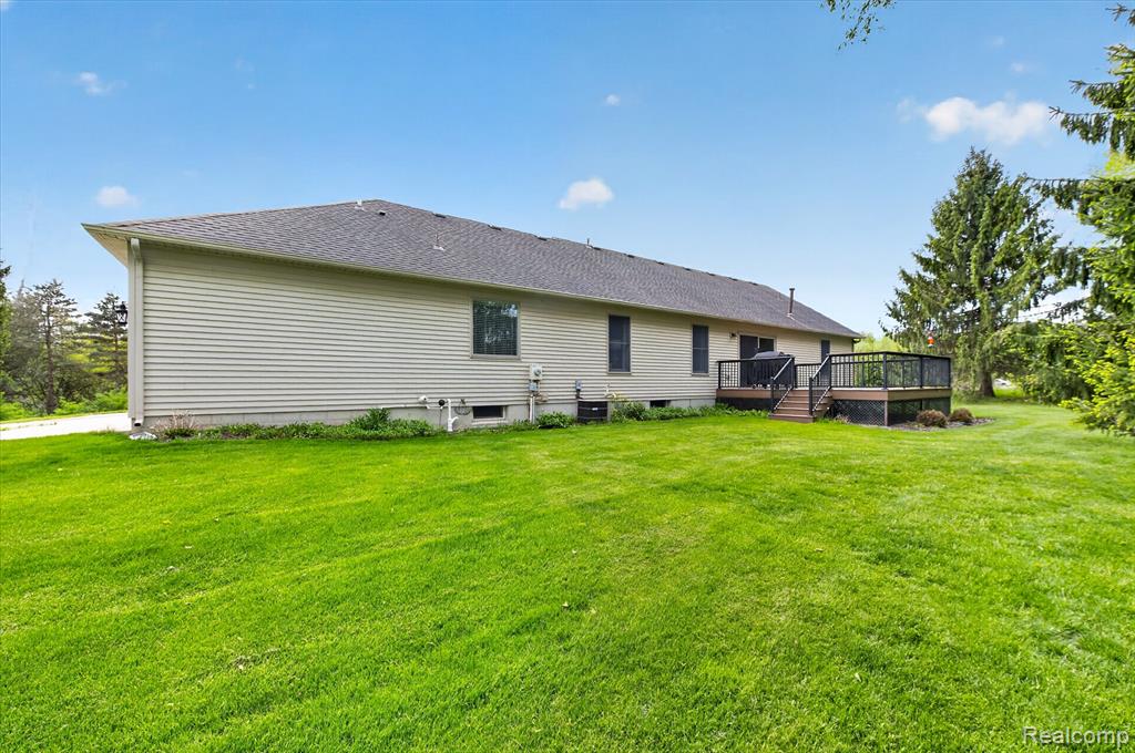 7659 Clyde Road, Fenton, MI 48430 — Photo 33