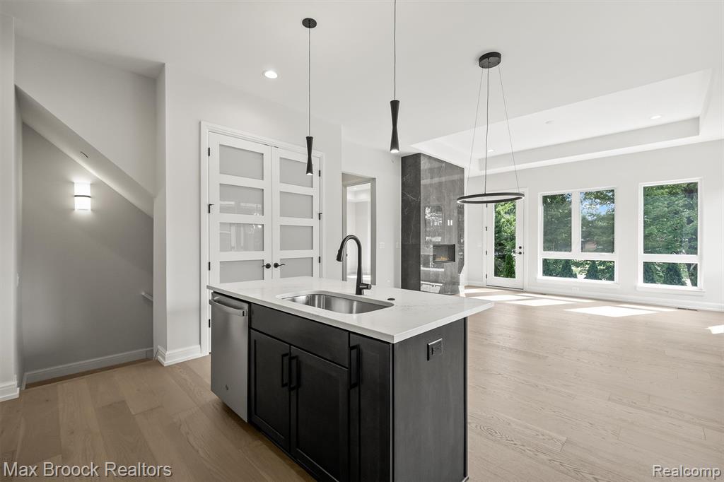 7475 Gramercy Circle, 18, West Bloomfield, MI — Photo 6