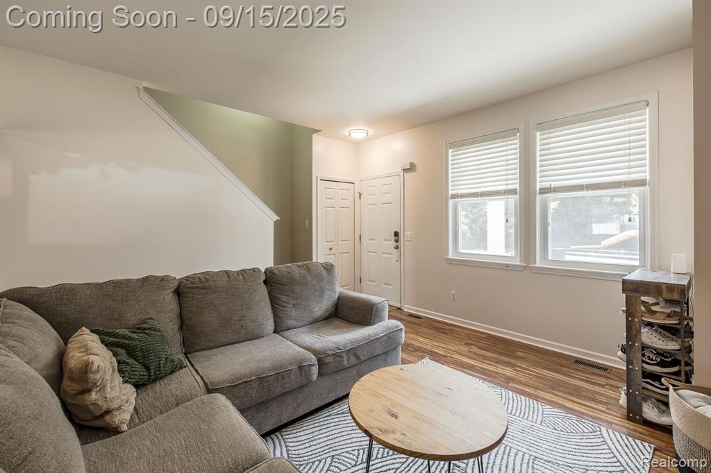 10455 Scarlet Oak Drive, Ypsilanti, MI 48198 — Photo 11