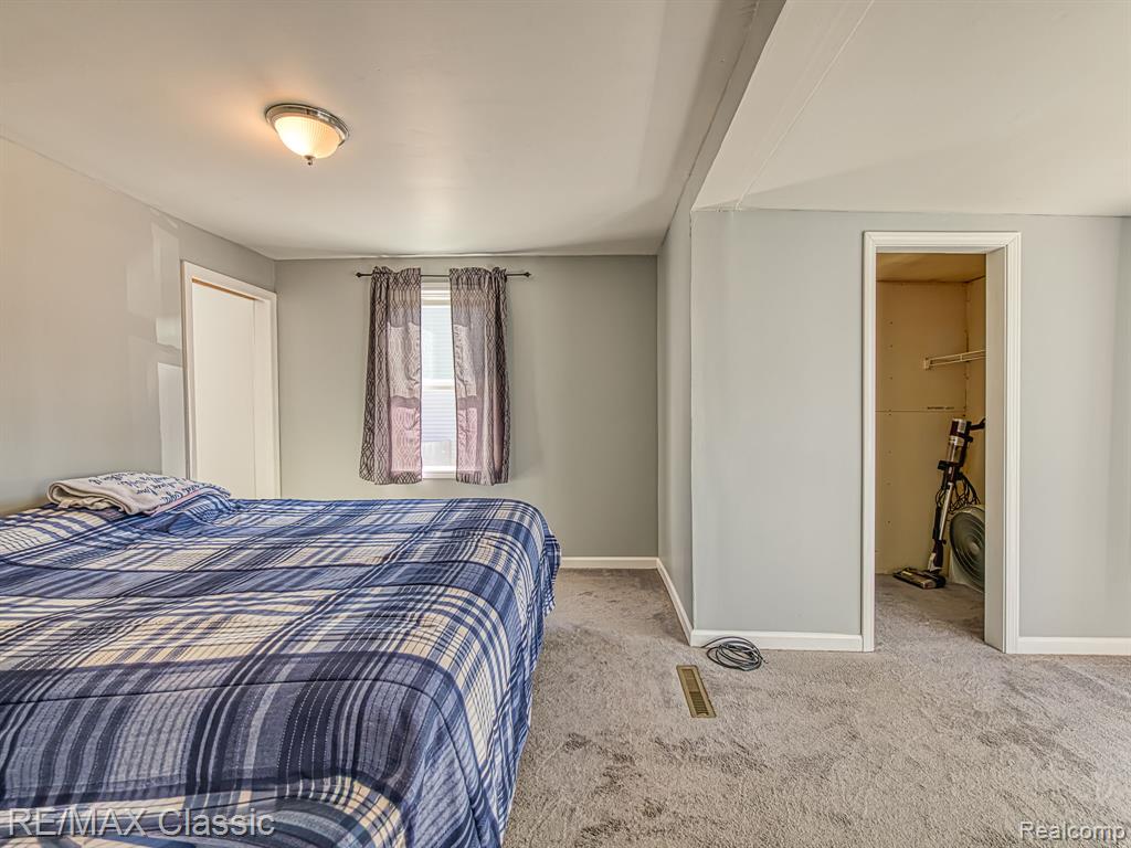 9156 Elizabeth Street, Whitmore Lake, MI 48189 — Photo 10