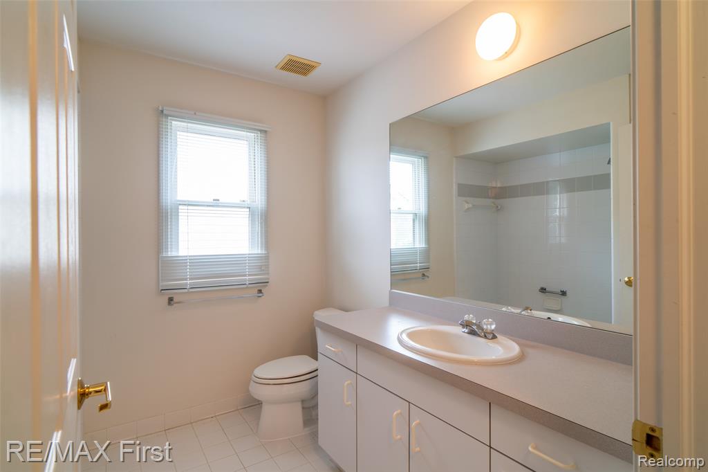 4798 WALNUT CREEK Drive, West Bloomfield, MI — Photo 42