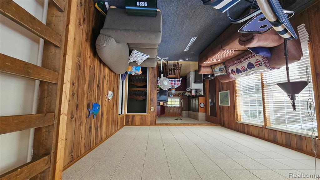 9620 Base Lake Rd, Pinckney, MI 48169 — Photo 11