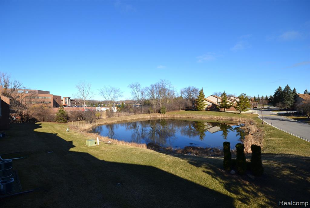 6620 Ridgefield Circle, West Bloomfield, MI — Photo 26