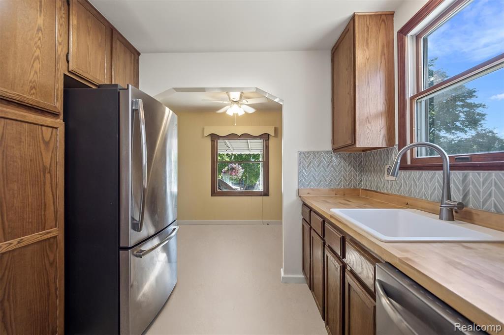 917 N Edison Avenue, Royal Oak, MI 48067 — Photo 17