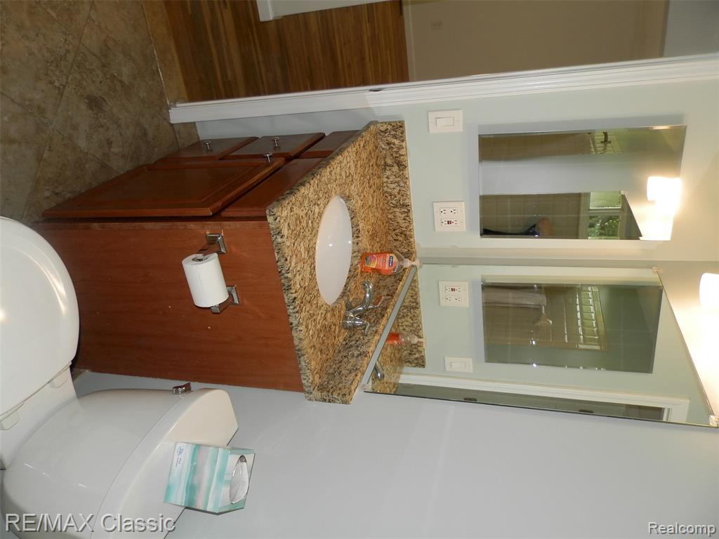9374 PATTON Street, Livonia, MI 48150 — Photo 13