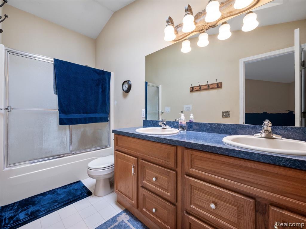 3287 POND RIDGE Drive, Holly, MI 48442 — Photo 18