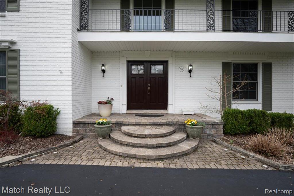 589 KINGSLEY Trail, Bloomfield Hills, MI 48304 — Photo 3