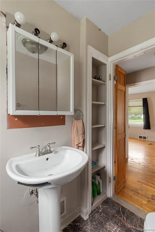 601 Chalmers Street, Flint, MI 48503 — Photo 15