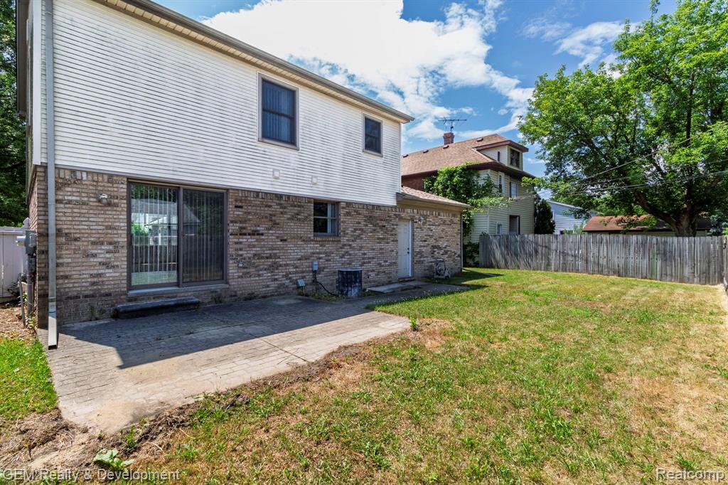 422 Clinton Street, Wyandotte, MI 48192 — Photo 30