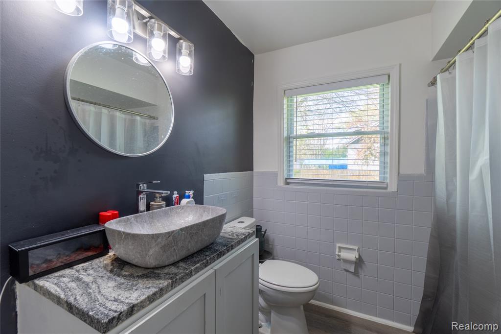 18445 Helen Street, Detroit, MI 48234 — Photo 8