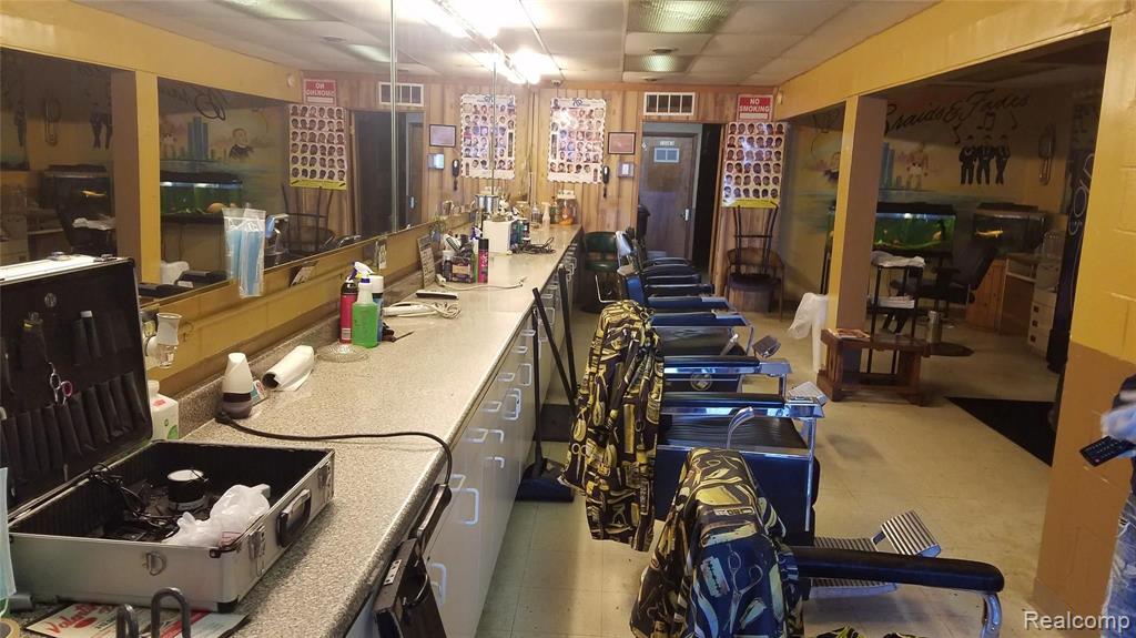 7111 E 7 MILE East Road, Detroit, MI, 48234