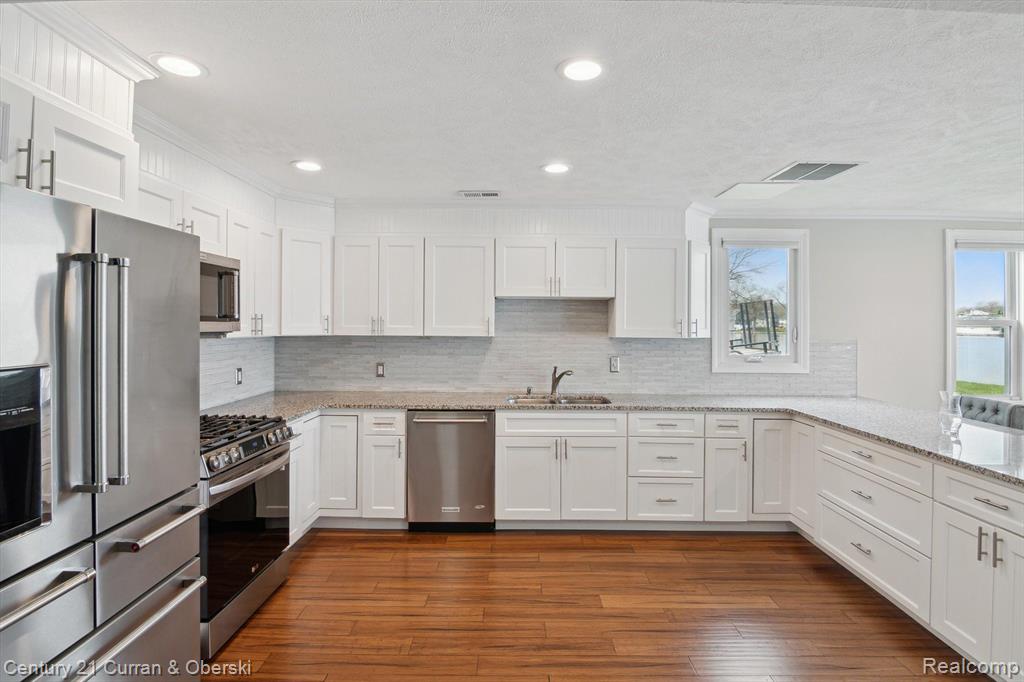 421 EDGEWOOD Drive, Jackson, MI 49201 — Photo 5