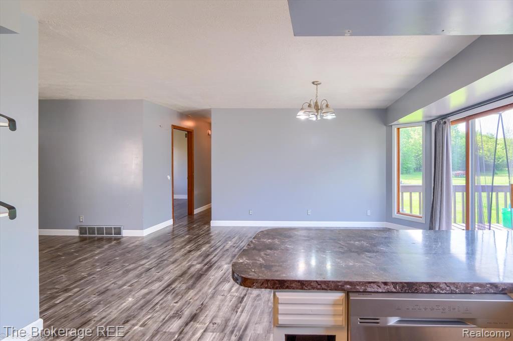 5495 E Coldwater Road, Flint, MI 48506 — Photo 22