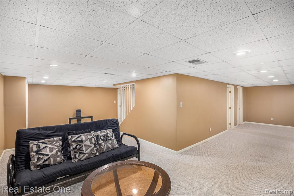 7476 Colchester Lane, West Bloomfield, MI — Photo 27