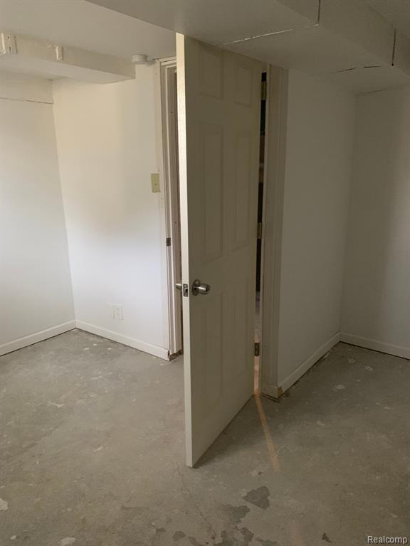 802 DUPONT Street, Flint, MI 48504 — Photo 22
