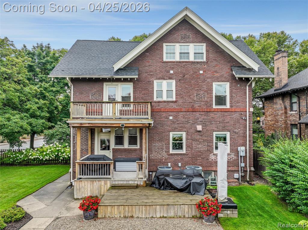 658 Pallister, Detroit, MI 48202 — Photo 54