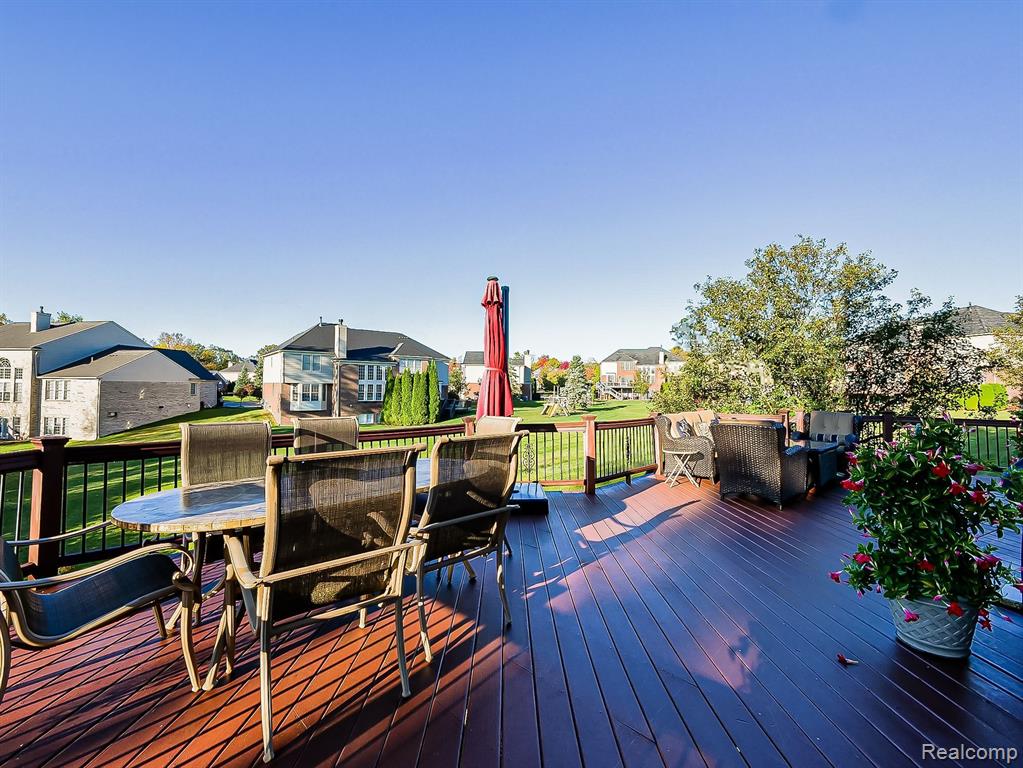 6866 CAMBRIDGE, West Bloomfield, MI — Photo 23