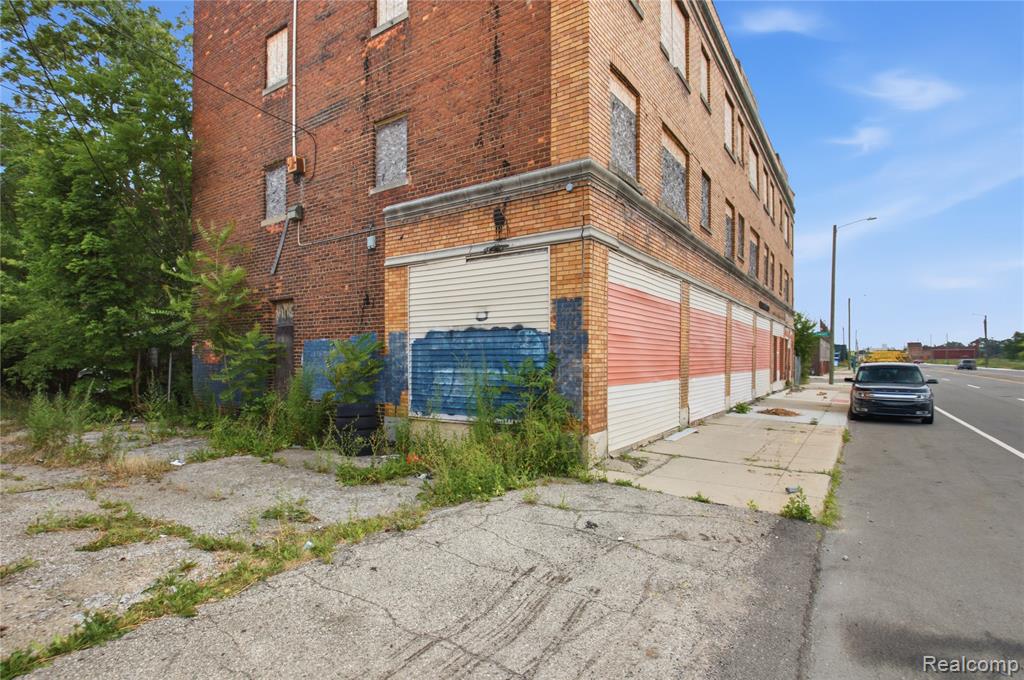 6494 Iroquois Street - Photo 4