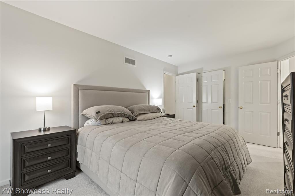 614 Napa Valley Drive, Milford, MI 48381 — Photo 16