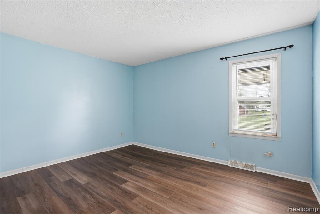 1028 Carlton Drive, Milan, MI 48160 — Photo 7