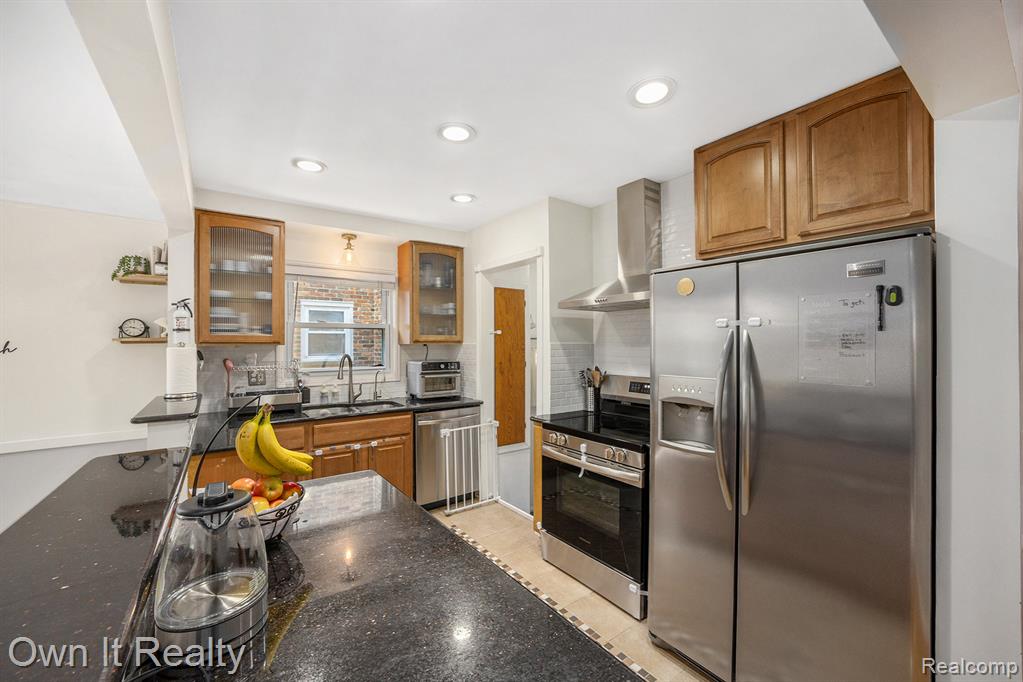 6889 N Vernon Street, Dearborn Heights, MI 48127 — Photo 9